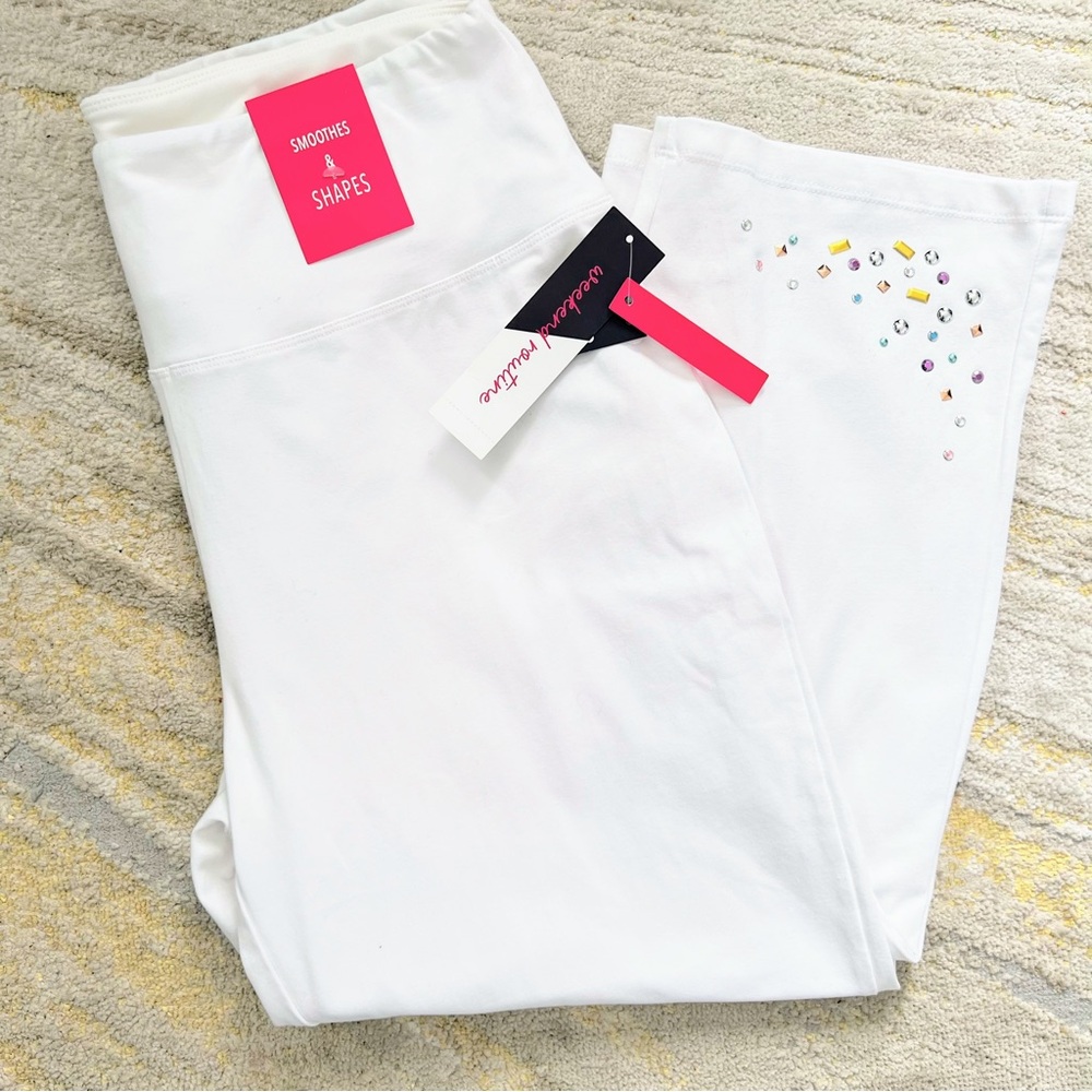 Weekend Routine White Capri Pants with Rhinestone Hem Size Large - Picture 8 of 8